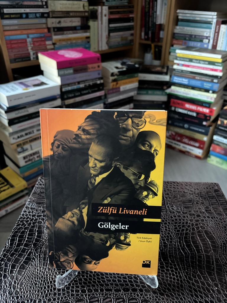 Zülfü Livaneli - Gölgeler (Turks), Ophalen of Verzenden, Zo goed als nieuw, Wereld overig