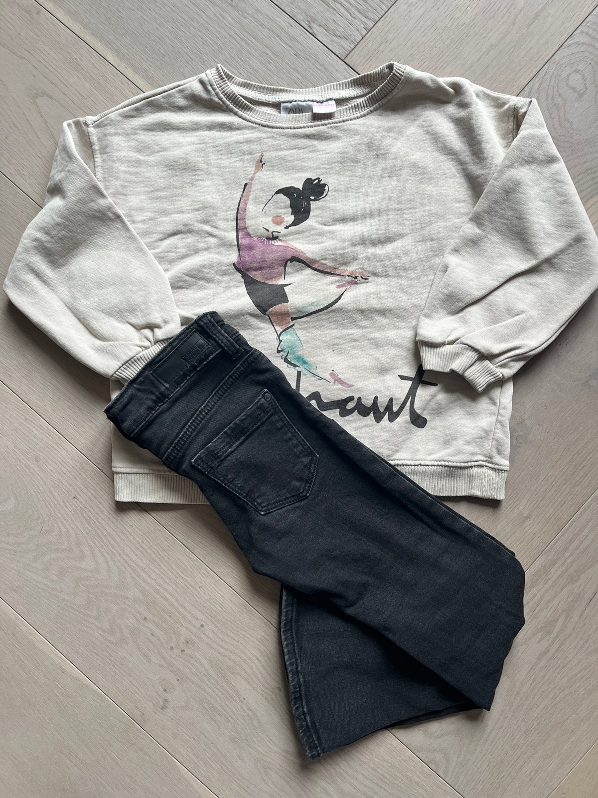 Flared jeans zwart mt 104 Hema, Ophalen of Verzenden, Gebruikt, Meisje, Broek