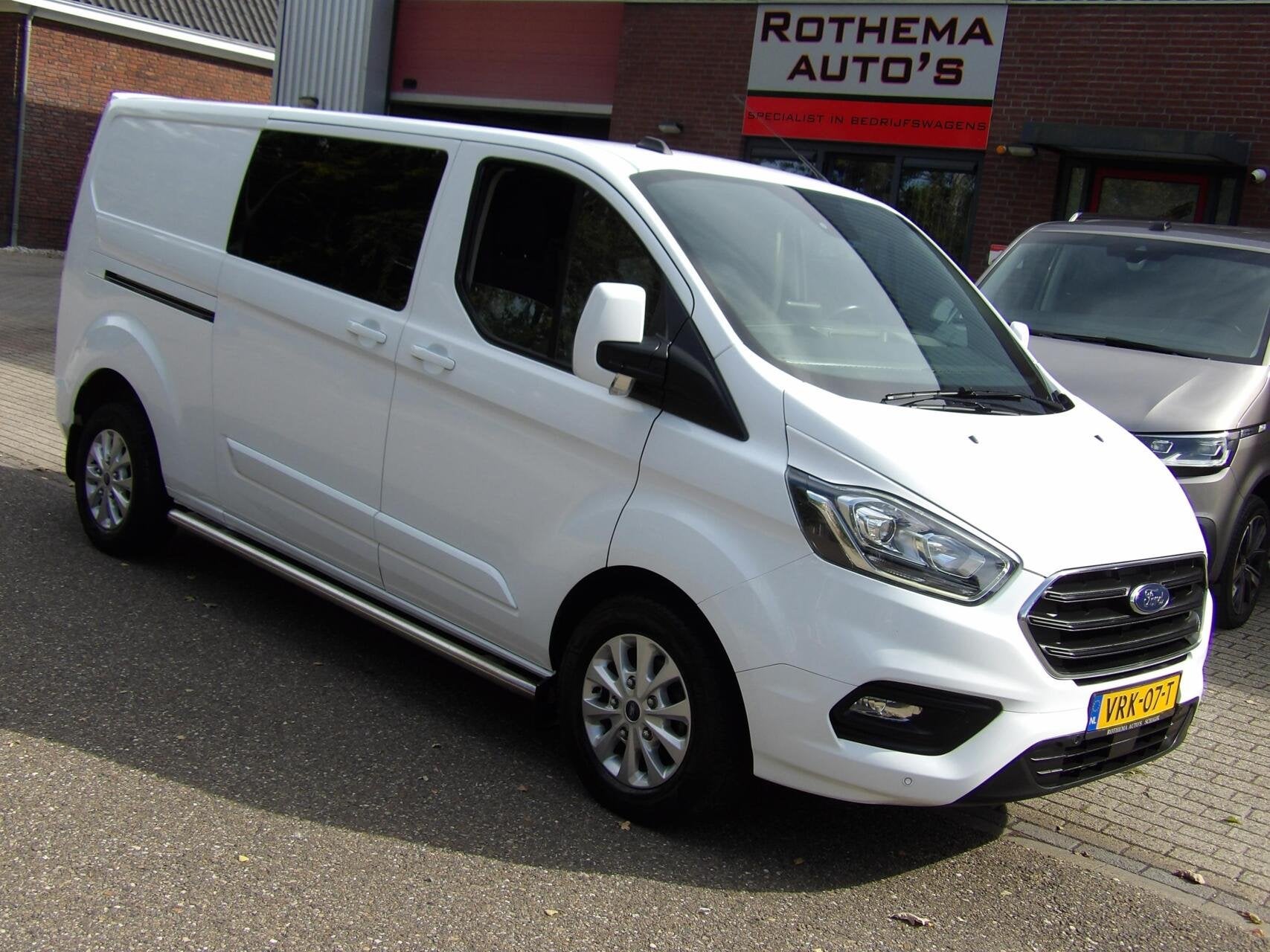 Ford Transit 2.0 TDCI 130PK LIMITED 2022 DUB-CAB L2H1 MARGE, Dealer onderhouden, 4 cilinders, 2800 kg, Wit
