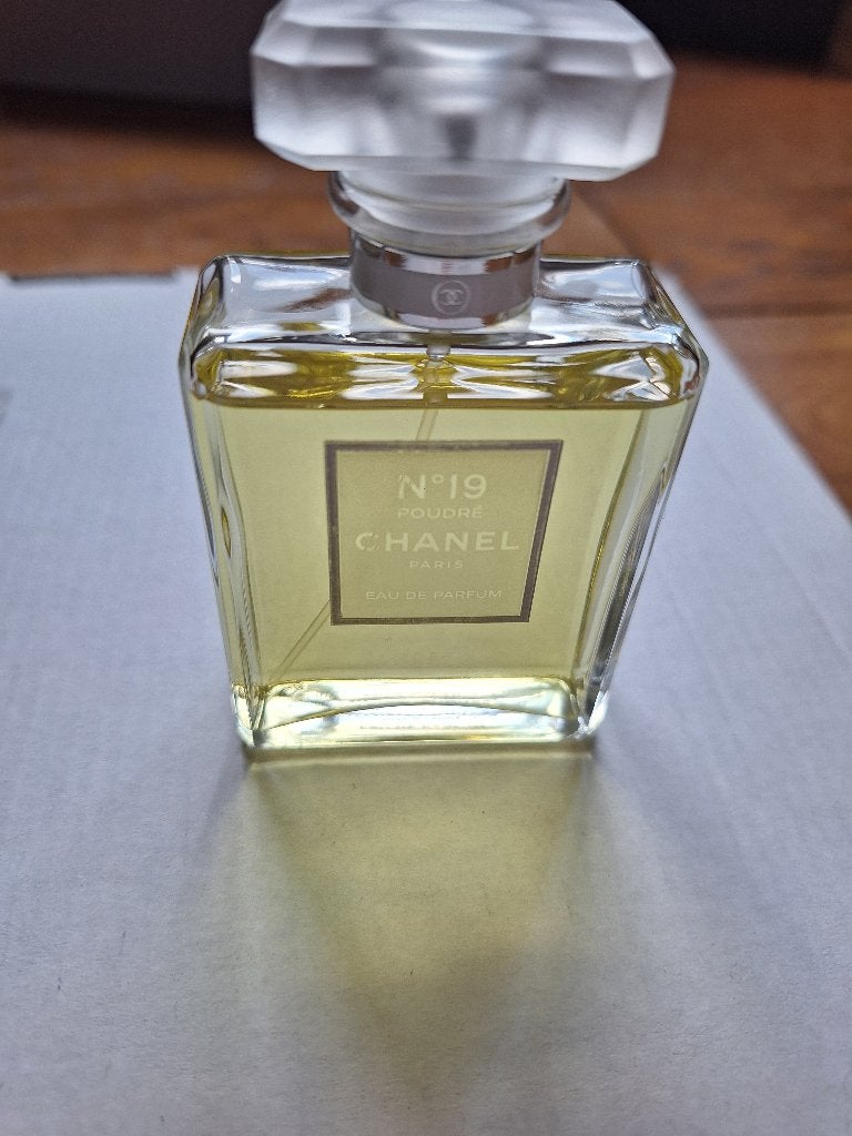 Parfum N 19 Poudré Chanel Paris Eau de Parfum, Ophalen of Verzenden, Nieuw
