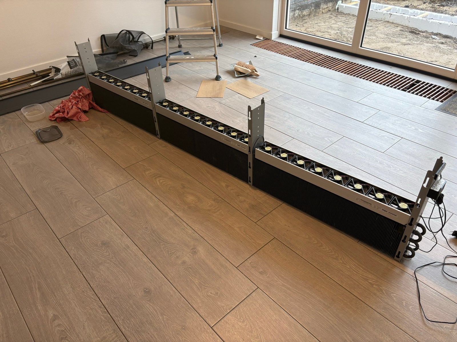 Jaga DBH110F08 Lage temperatuur radiator met ventilatoren, Ophalen, Minder dan 30 cm, Hoog rendement (Hr), Radiator
