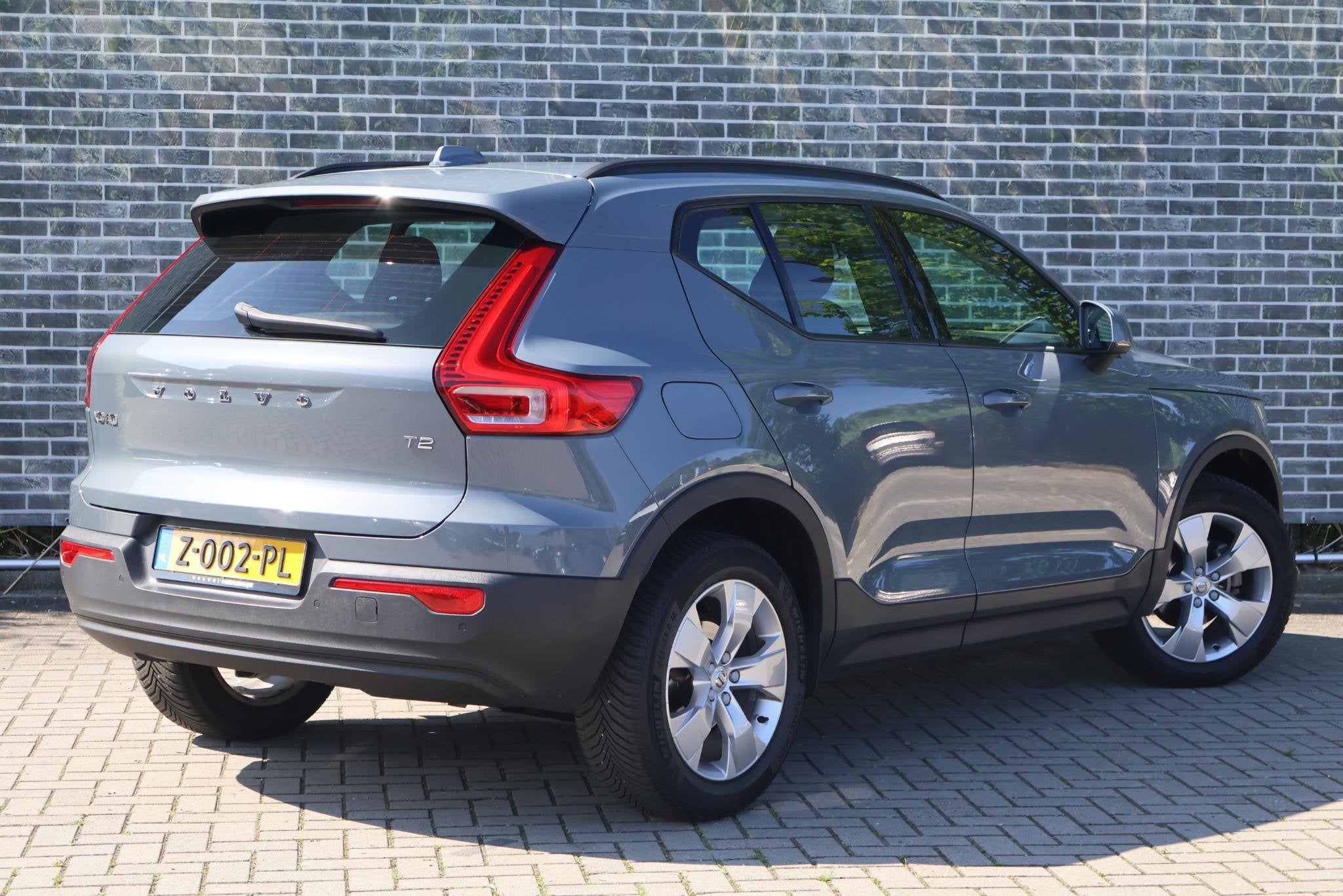Volvo XC40 1.5 T2 Momentum Core | Trekhaak | Achteruitrijcam, Auto's, 12 maanden, Gebruikt, Euro 6, Automatische klimaatregeling