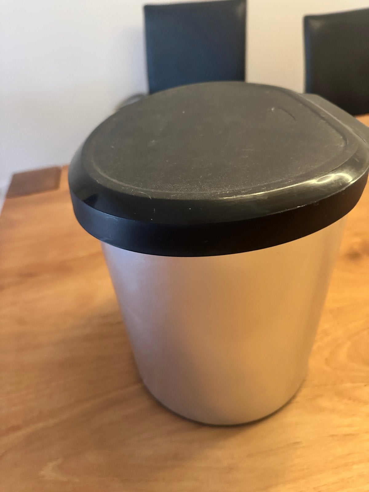 Prullenbakje met deksel, zilverkleurig, Ophalen, Kunststof, Gebruikt, Minder dan 10 liter