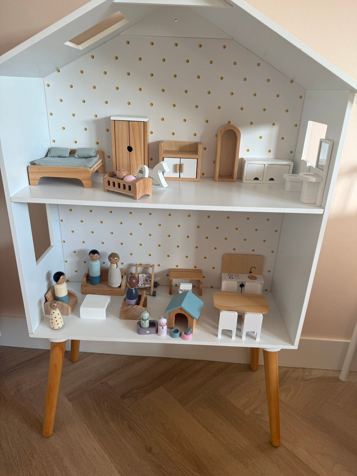 Poppenhuis Petite Amélie met meubels en poppetjes, Ophalen, Zo goed als nieuw, Poppenhuis