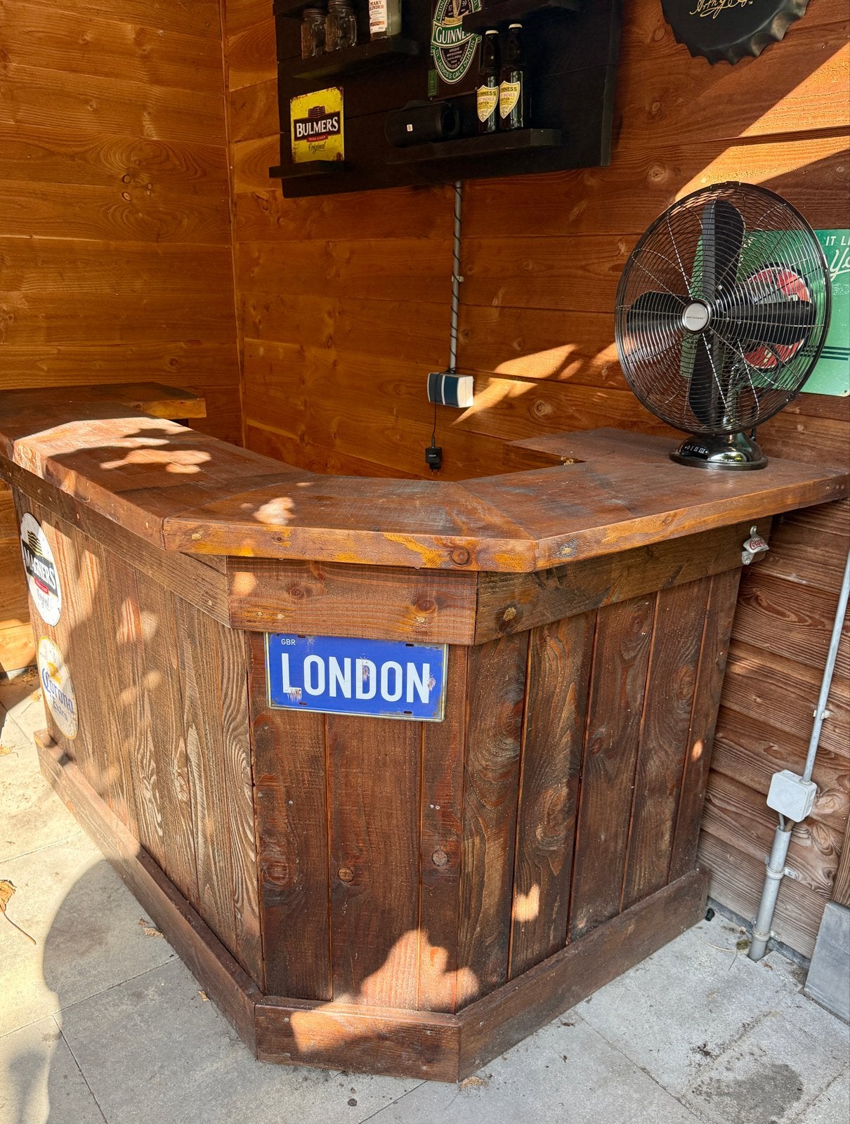 Bar met 4 barkrukken (ijzeren onderstel), Ophalen, Gebruikt, Inclusief barstoelen