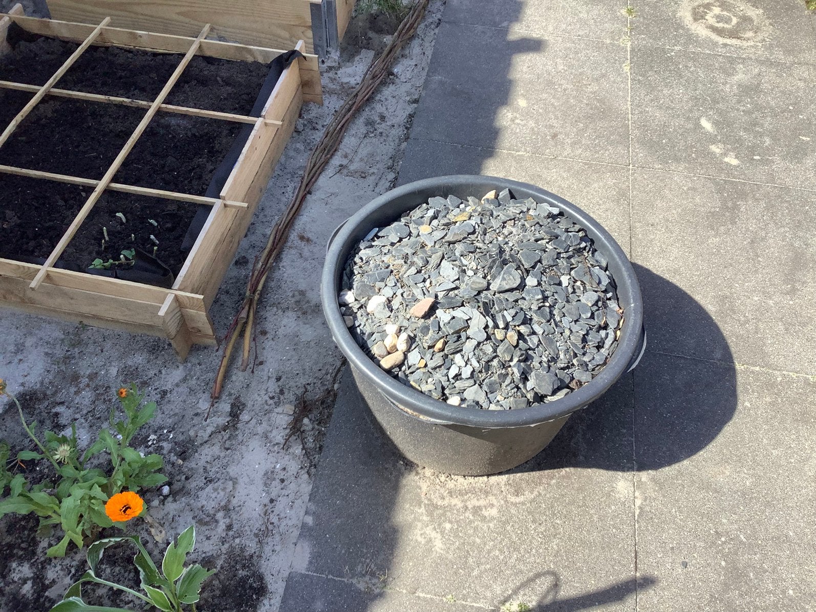 Mooie grijze steentjes/kiezels/siersteentjes voor in de tuin, Ophalen, Zo goed als nieuw