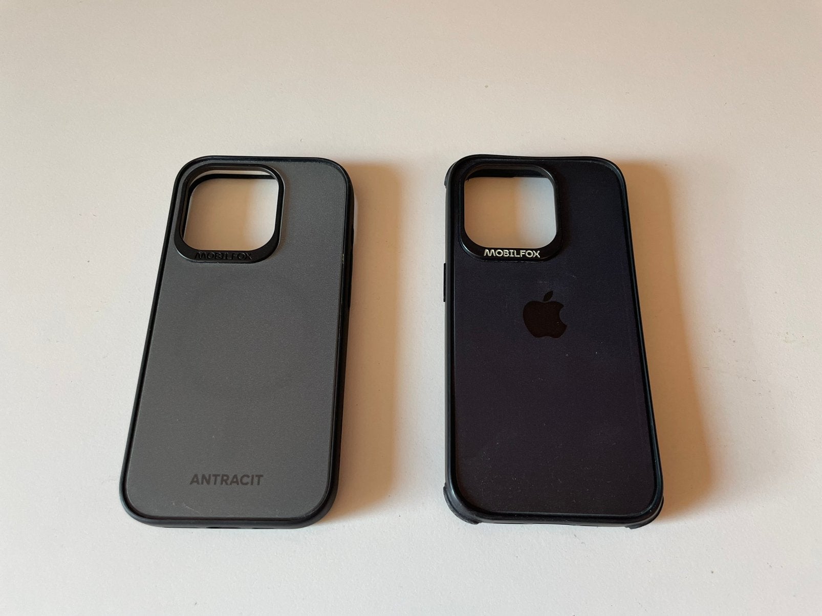 2x MOBILFOX MagSafe hoesje iPhone 15 Pro – als nieuw, Ophalen of Verzenden, Zo goed als nieuw, Apple, IPhone 15 Pro