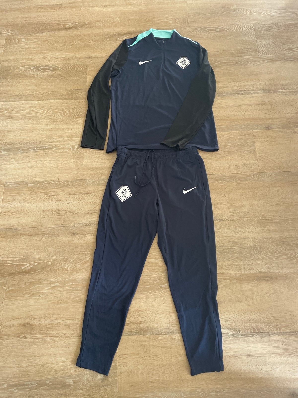 Trainingspak scheidsrechter KNVB Nike - Trui XL, Broek L, Kleding | Heren, Sportkleding, Blauw, Maat 56/58 (XL), Ophalen of Verzenden