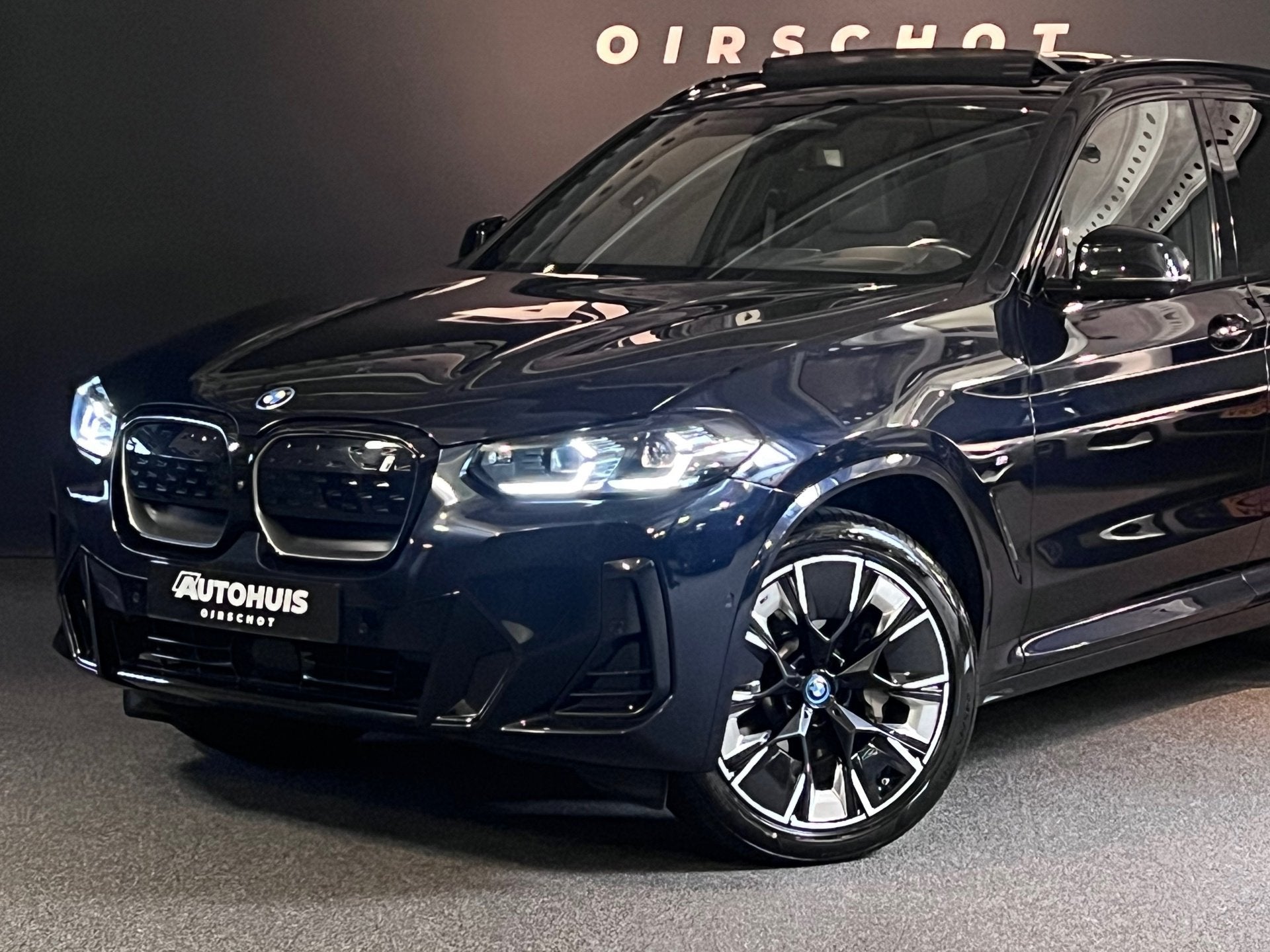 BMW IX3 High Executive 80 kWh Edition M Pano/Stuurverwarming, Achterwielaandrijving, Gebruikt, Zwart, 80 kWh