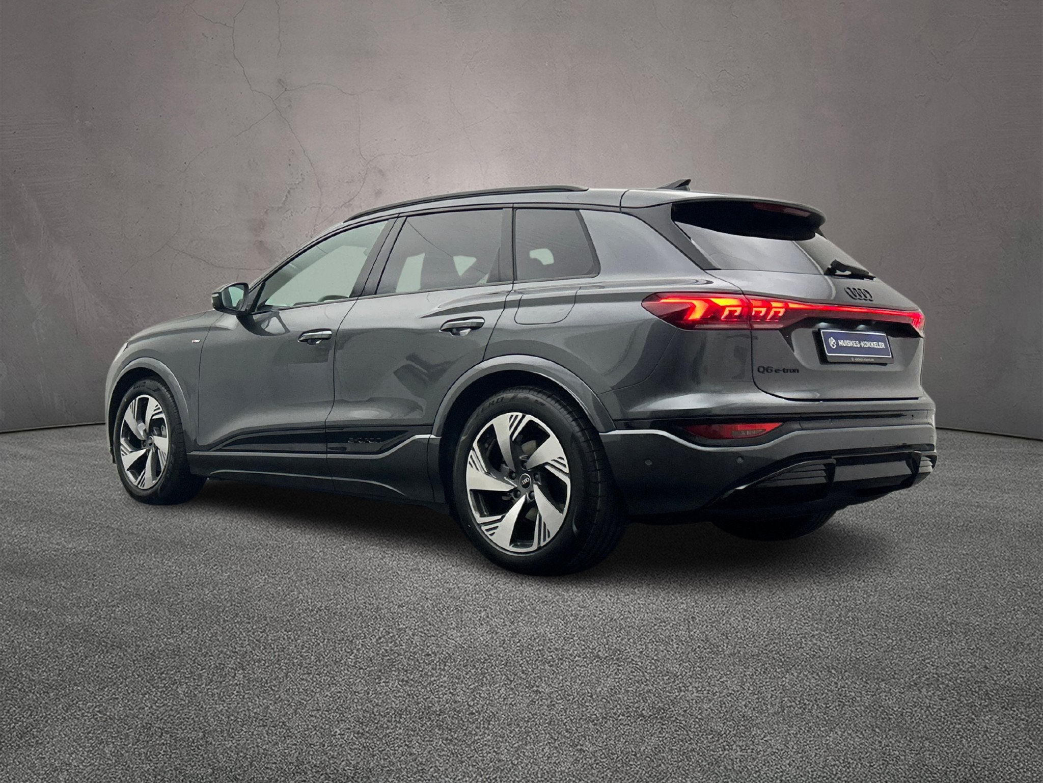 Audi Q6 e-tron, Automaat, 2000 kg, 2100 kg, SUV of Terreinwagen