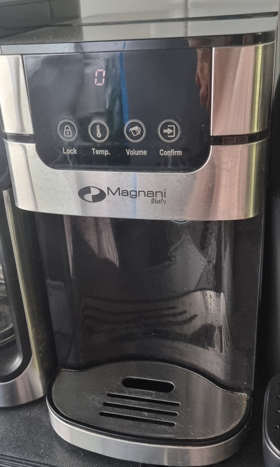 Magnani Italy Instant Heet Water Dispenser 4L - Zilver/zwart, 2 liter of meer, Ophalen of Verzenden, Zo goed als nieuw