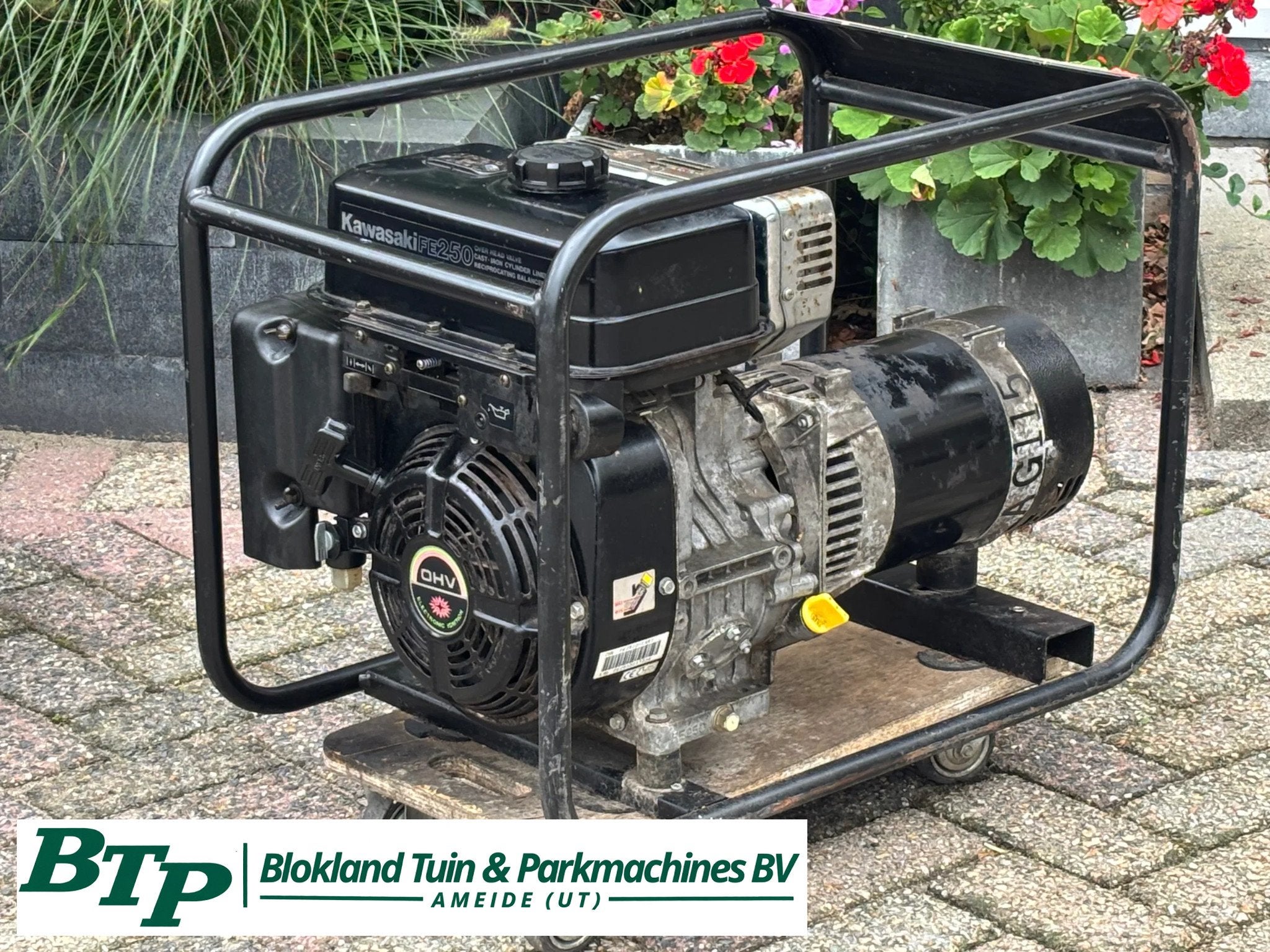 Kawasaki Gebruikte generator 4000 aggregaat