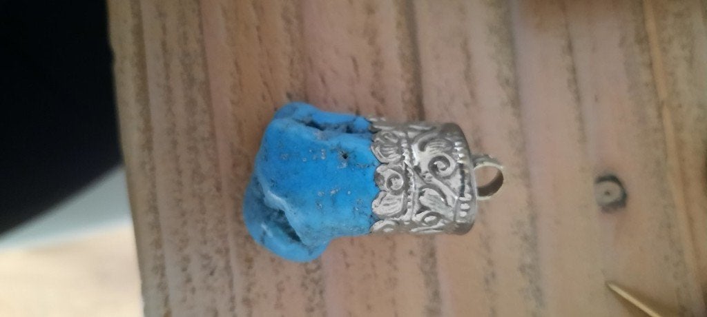 Oude Tibet hanger met stuk turquoise, Sieraden, Tassen en Uiterlijk, Antieke sieraden, Ophalen of Verzenden, Zilver, Hanger, Met edelsteen