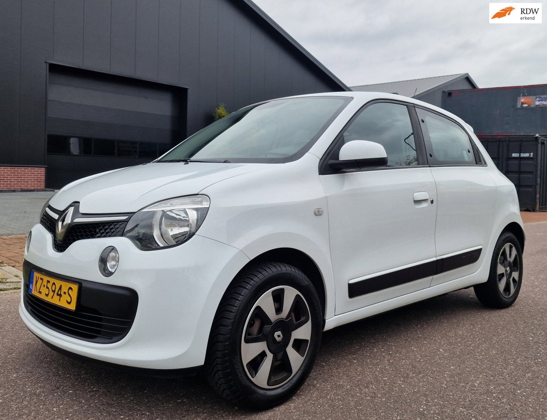 Renault Twingo 1.0 SCe Collection CARPLAY NAVI PSENSOR CRUIS, Auto's, Gebruikt, Euro 6, 840 kg, 4 stoelen