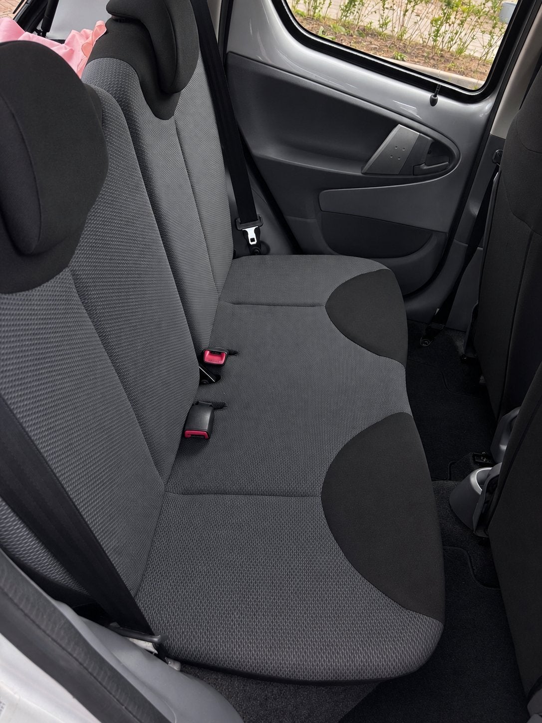 Foto 6 van Toyota Aygo 1.0 12V Vvt-i 5DRS 2006 Grijs