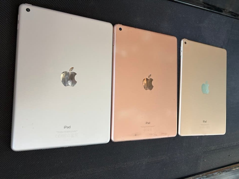 Diverse iPads en Iphone XR, Computers en Software, Apple iPads, Gebruikt, Apple iPad, Wit, 16 GB
