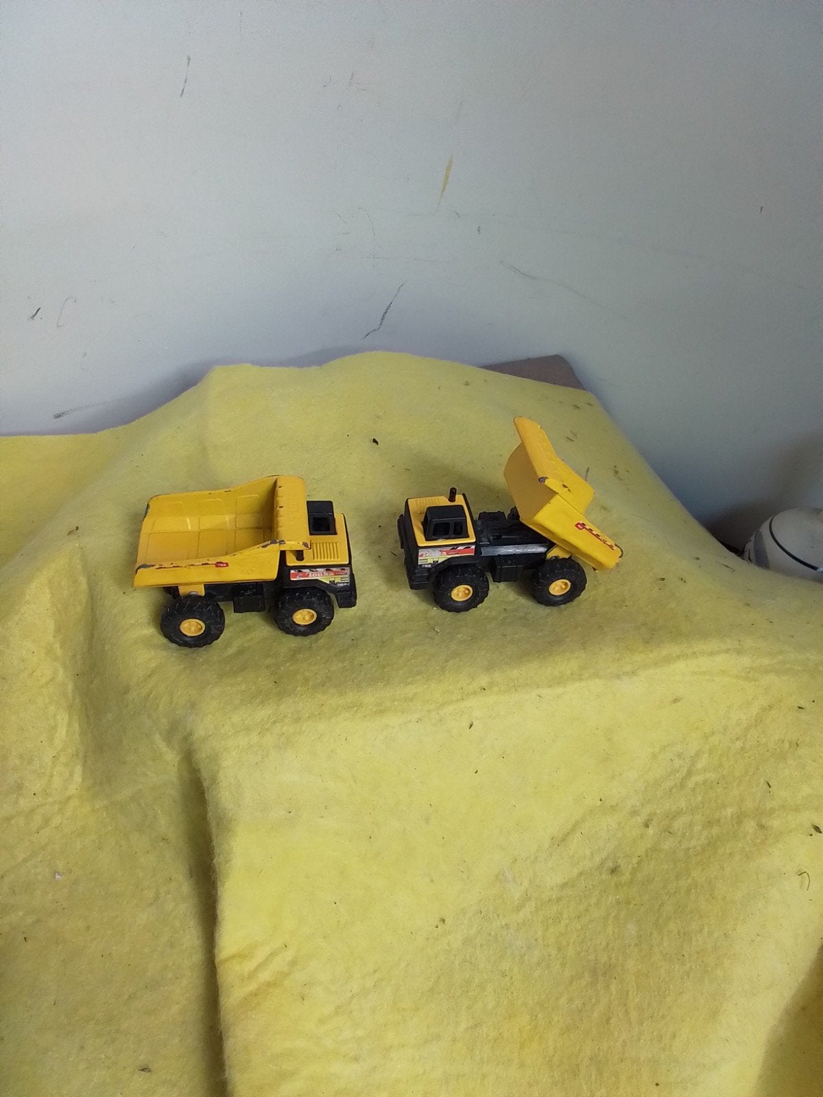 3417) 2 TONKA kiepautos  01998   7,50 per stuk, Ophalen of Verzenden