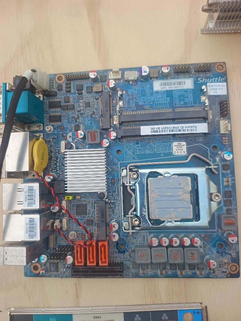Shuttle XH61V moederboard , voeding en i3 3220T, Computers en Software, Moederborden, Gebruikt, DDR3, Ophalen of Verzenden, Mini-ITX