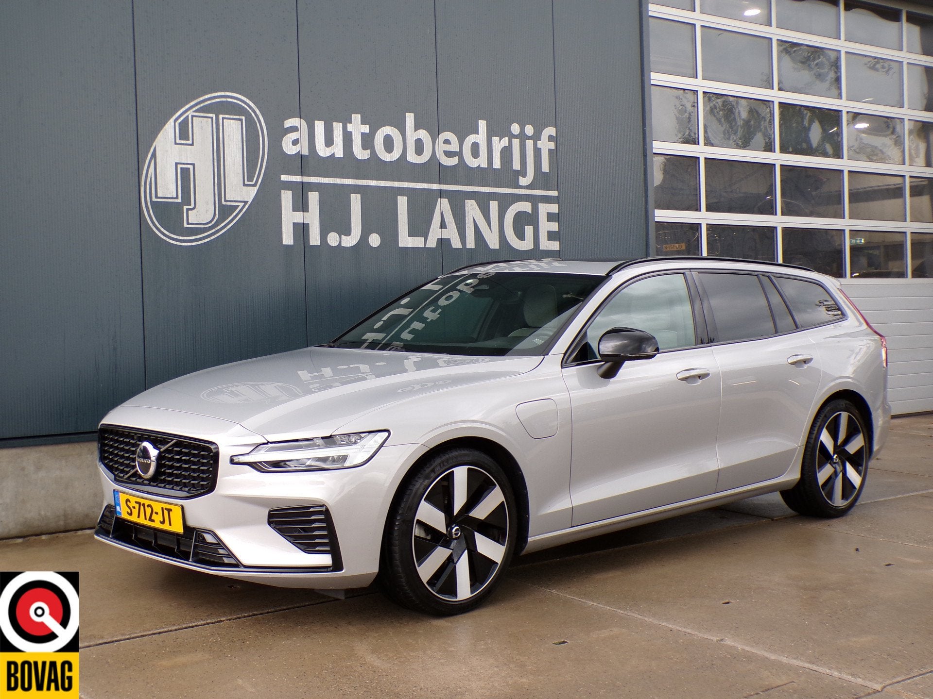 Volvo V60 2.0 T6 Plug-in hybrid AWD Plus DarkSOH 97%, Auto's, Automaat, 12 maanden, Gebruikt, Euro 6