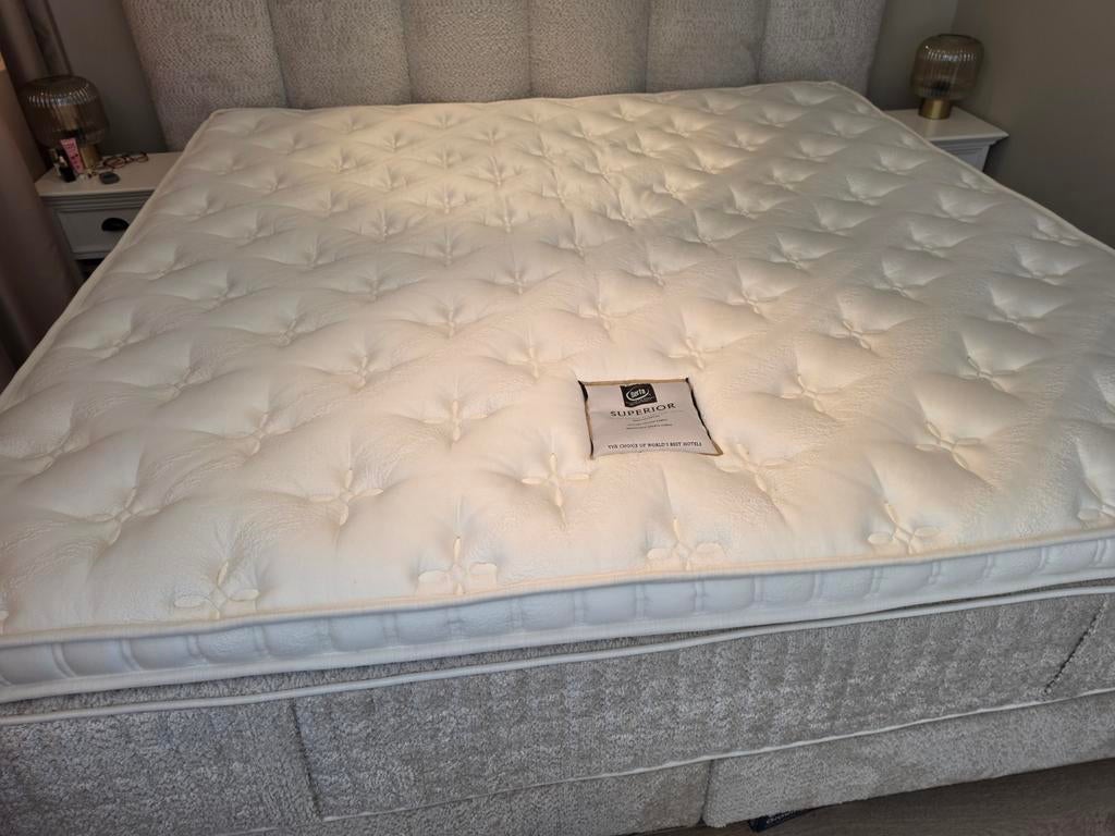 Serta Gelfoam Topper 200x200 cm - kort gebr Nw prijs 1900eu!, Huis en Inrichting, Slaapkamer | Matrassen en Bedbodems, Zo goed als nieuw