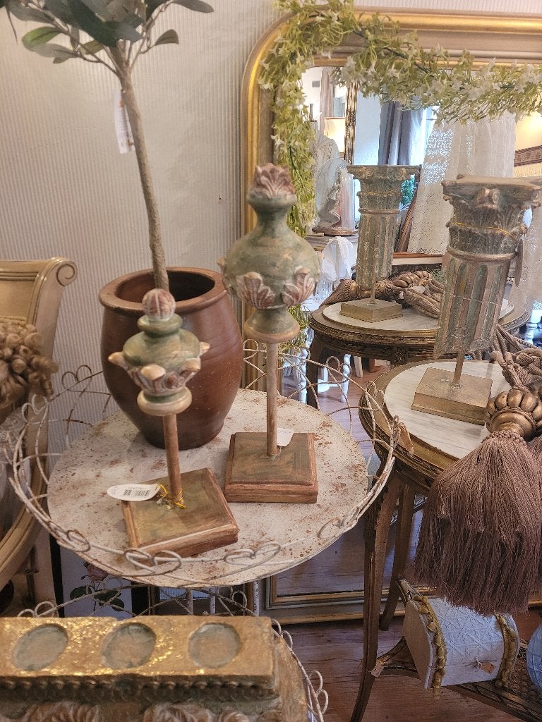 Nieuwe barokke ornamenten op voet prijs is per stuk, Heikant 21 Kaatsheuvel, Brocante, Meerkleurig, Belle Vieille Brocante