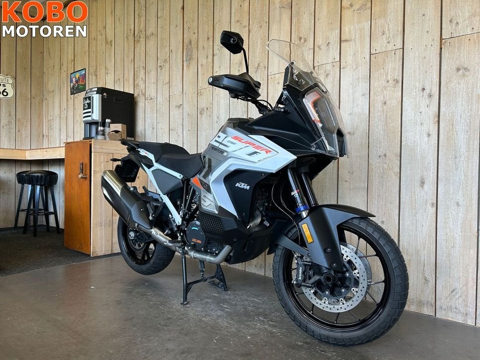 KTM KTM 1290 SUPER ADVENTURE S (bj 2024 model 2023), 2 cilinders, KTM, Motorrijbewijs A, Bedrijf