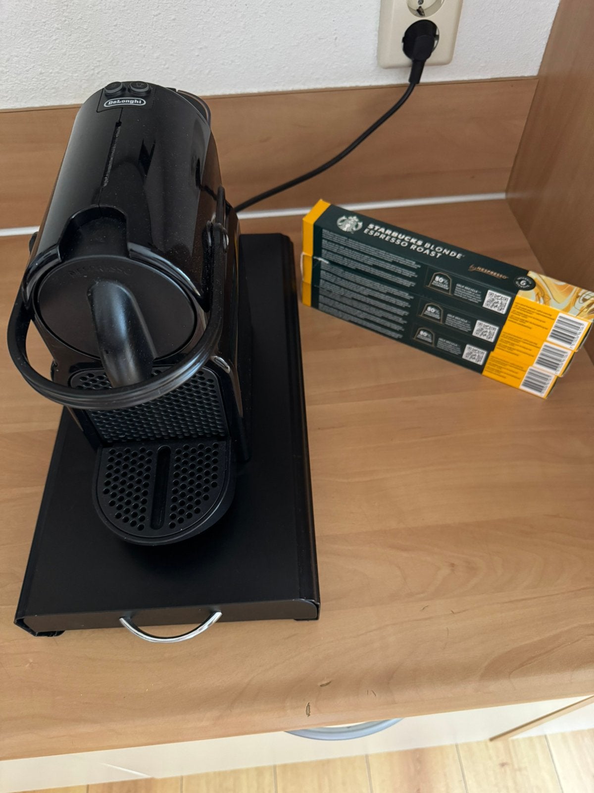Delonghi Nespresso machine zgan weinig gebruikt, De'Longhi, Ophalen of Verzenden, Capsulehouder, De'Longhi