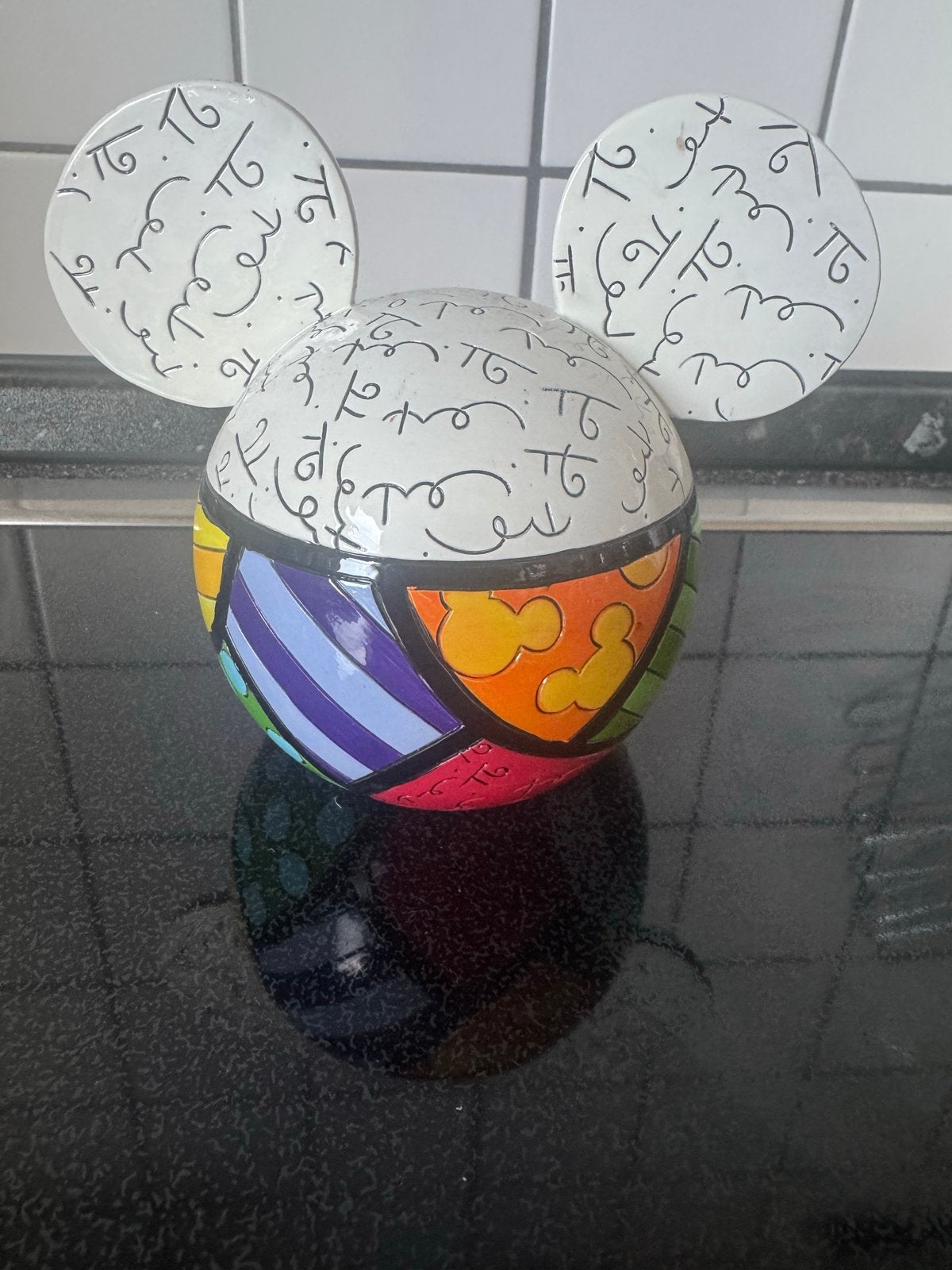 Disney Mickey Mouse spaarpot - Romero Britto design, Verzamelen, Ophalen of Verzenden, Mickey Mouse, Zo goed als nieuw, Beeldje of Figuurtje