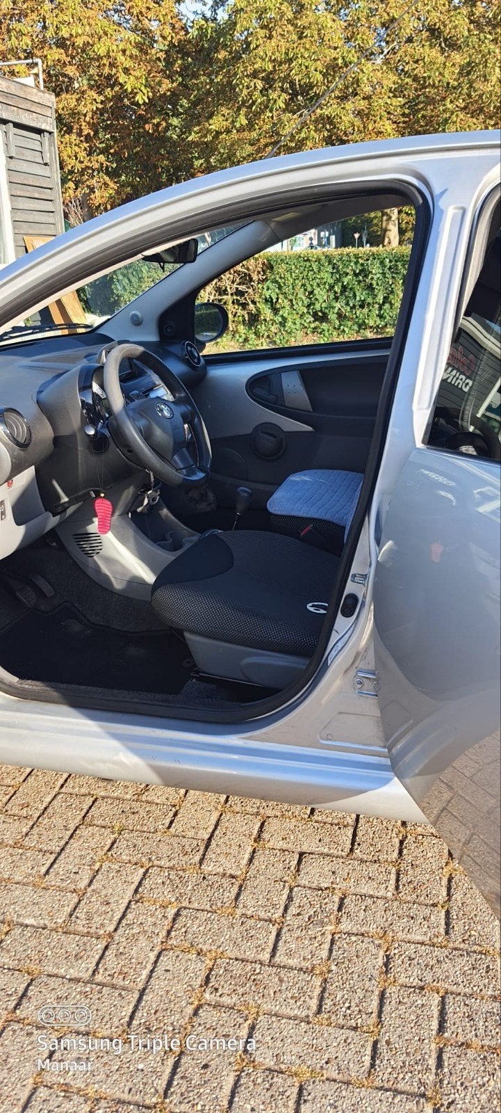 Toyota Aygo 1.0 12V Vvt-i 5DRS MMT 2012 Grijs, 4 stoelen, 68 pk, Particulier, 998 cc