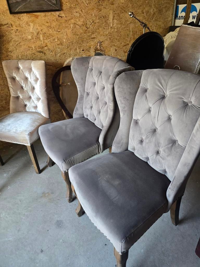 4 stoelen: 2 grijs, 2 crème - comfortabel en stijlvol, Huis en Inrichting, Stoelen, Gebruikt, Ophalen of Verzenden, Vier, Stof