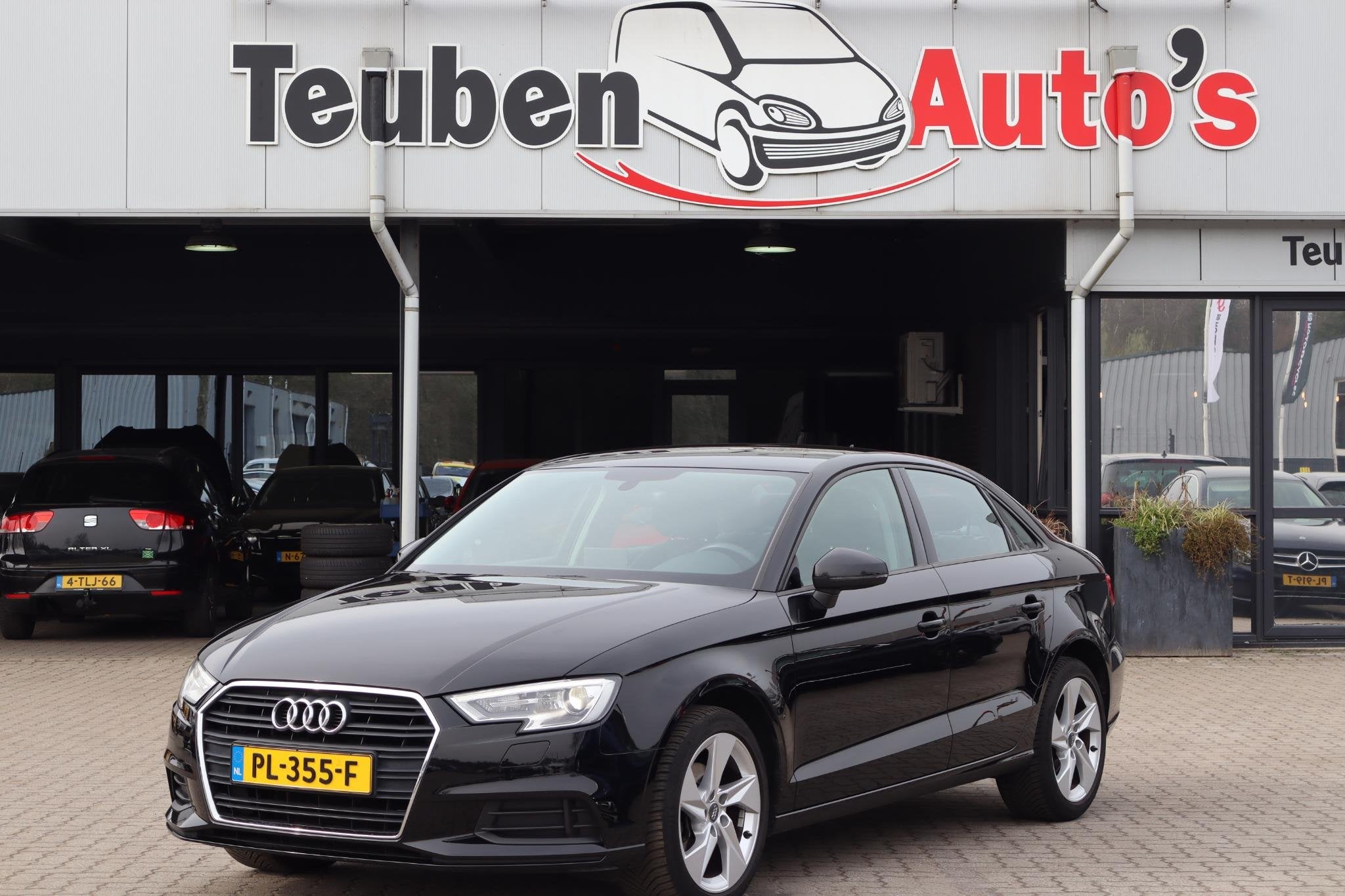 Audi A3 Limousine 1.0 TFSI Navigatie, Camera, Climate contro, Voorwielaandrijving, 1160 kg, Stof, Gebruikt