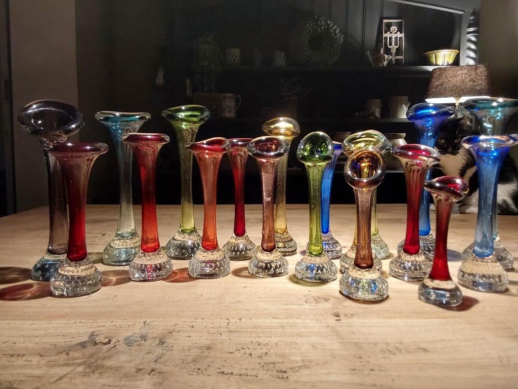 Verzameling Tulp vaasjes allemaal mint staat, Overige kleuren, Ophalen of Verzenden, Minder dan 50 cm, Glas
