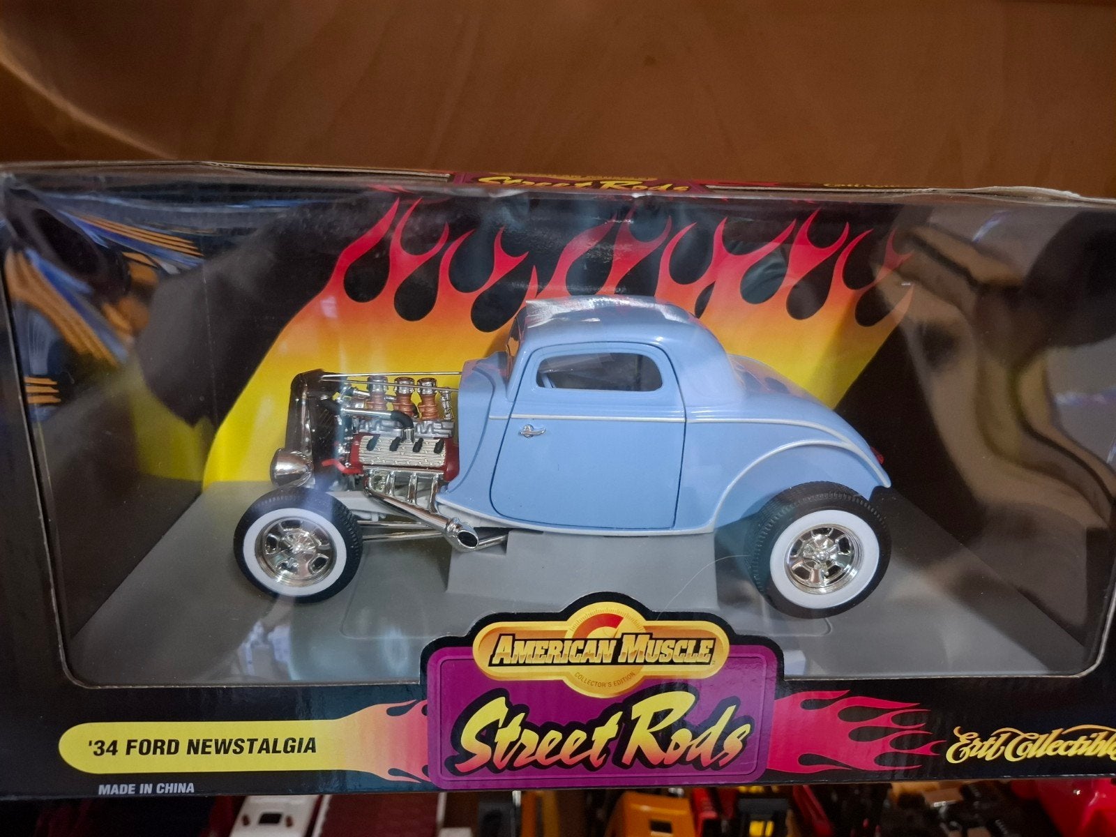 ERTL 1:18 Ford 1934 Hot Rod met doos, Hobby en Vrije tijd, Modelauto's | 1:18, Ophalen of Verzenden