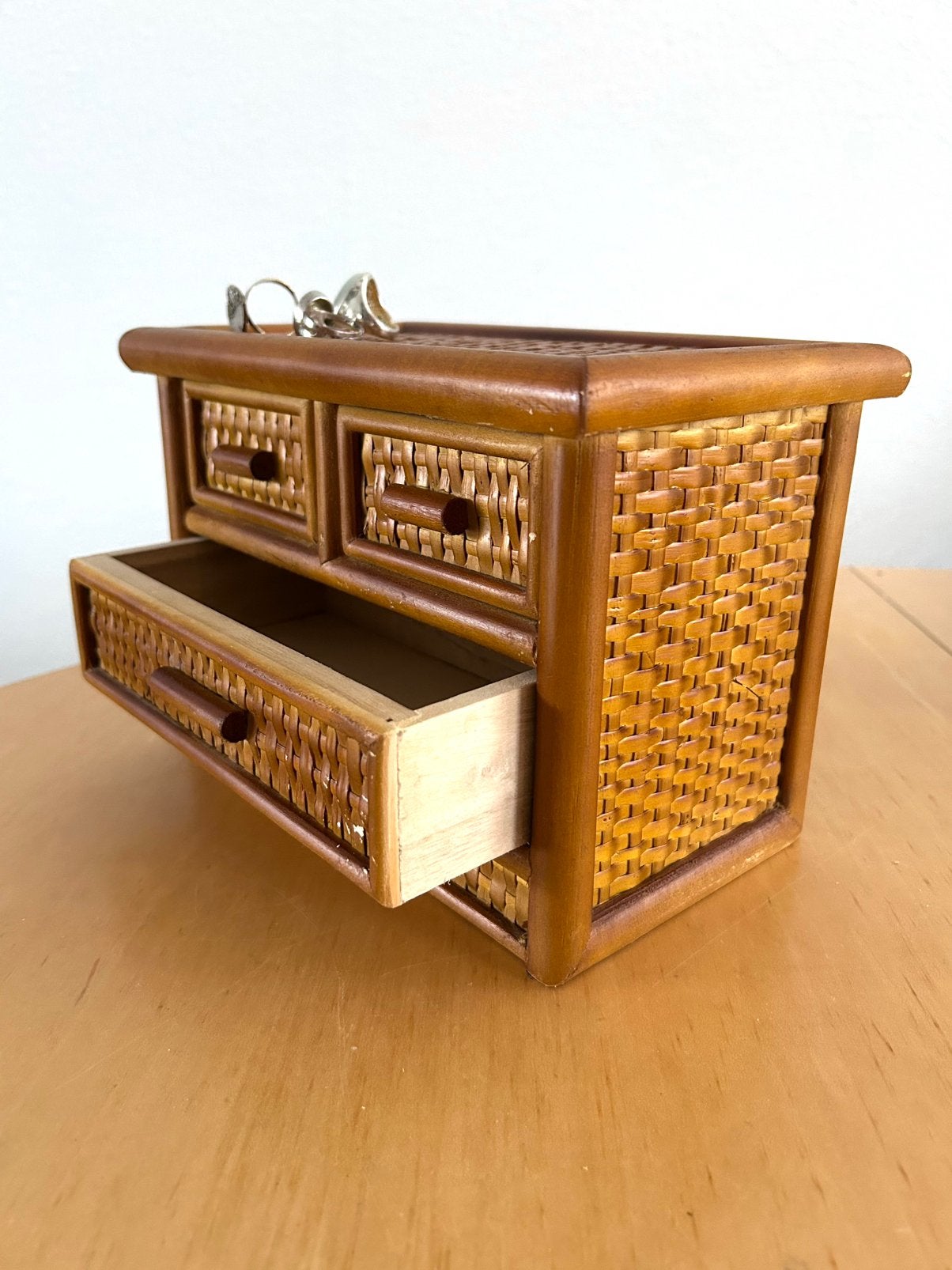 Vintage mini ladenkastje van wicker rotan, Ophalen of Verzenden
