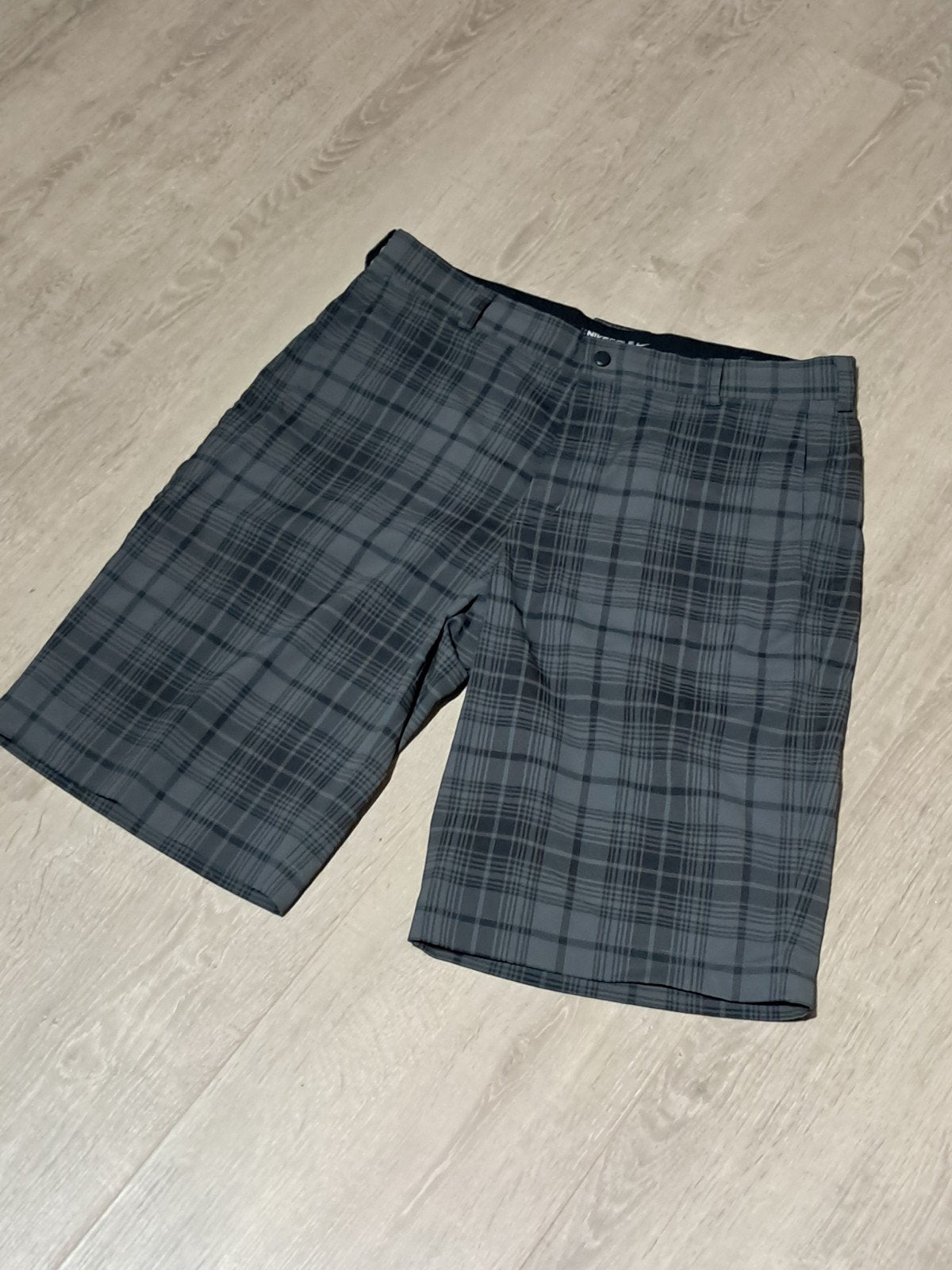 Nike Golf Dri-Fit Geruite Korte Broek Maat M, Maat 48/50 (M), Ophalen of Verzenden, Zo goed als nieuw, Grijs
