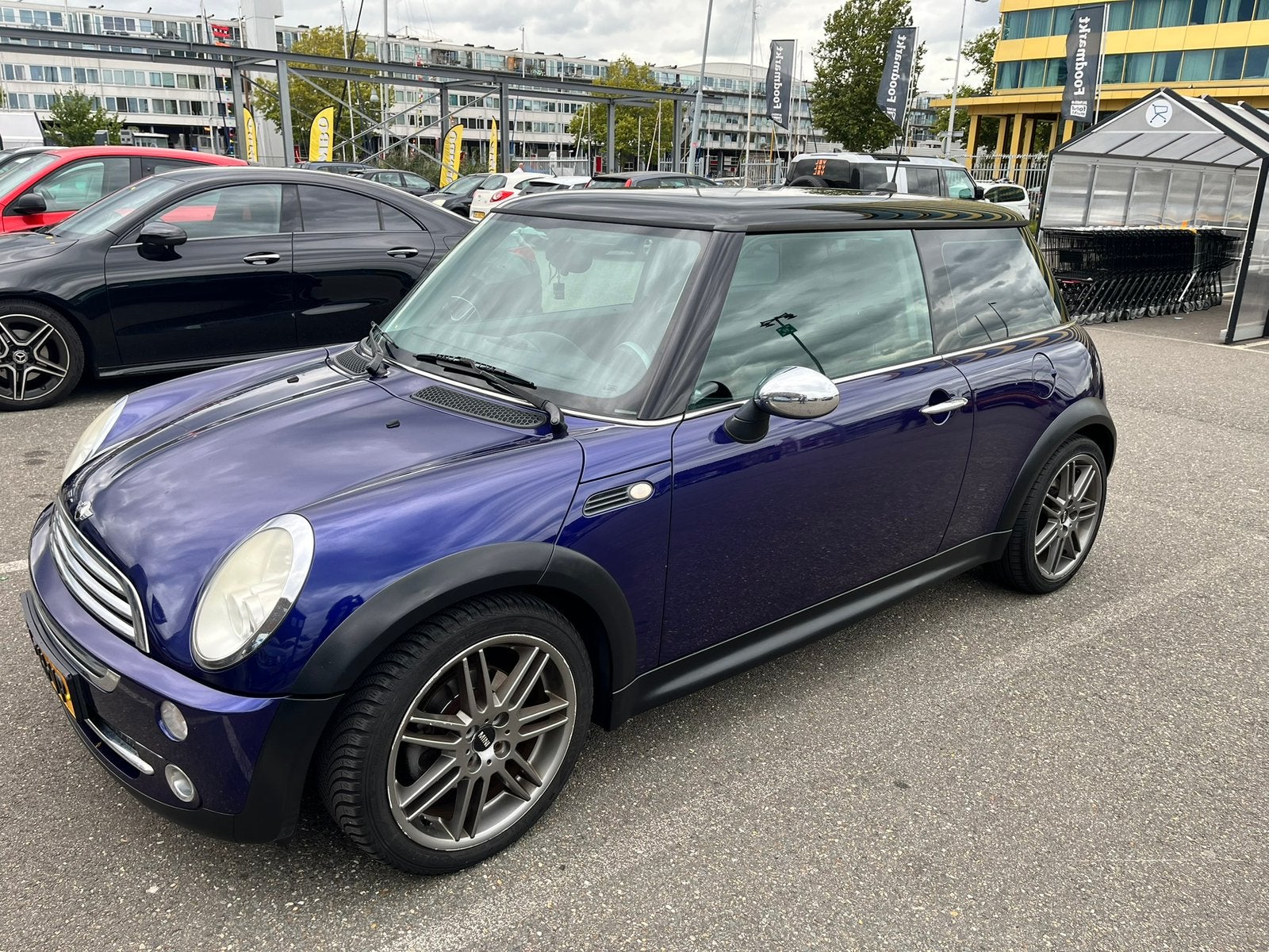 Mini 1.6 Cooper 16V ijskoude airco + APK VERKOCHT!!!, Voorwielaandrijving, Zwart, 4 cilinders, Leder en Stof