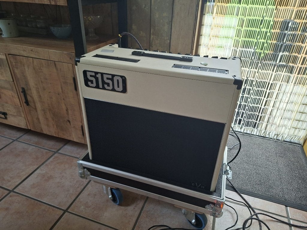 EVH Iconic 40w combo Ivory mét flightcase, Ophalen, Zo goed als nieuw, Gitaar, Minder dan 50 watt