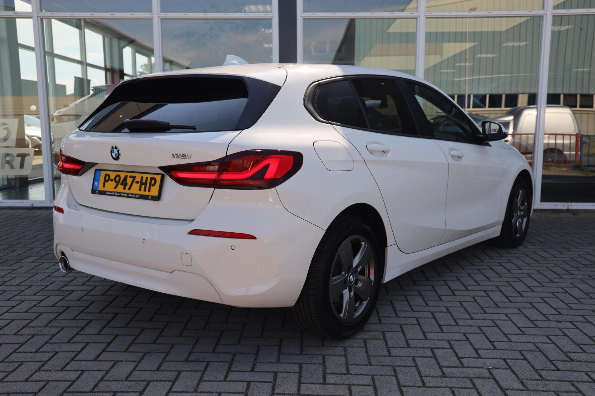 BMW 1-serie 118i Business Edition|Panorama|Navi|Apple carpla, Gebruikt, Wit, Origineel Nederlands, Bedrijf