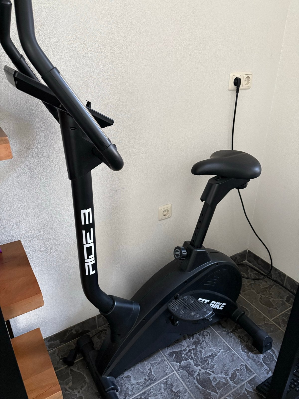 Hometrainer Fit Bike Ride 3 - Perfect voor thuisworkouts, Ophalen, Zo goed als nieuw, Metaal, Benen