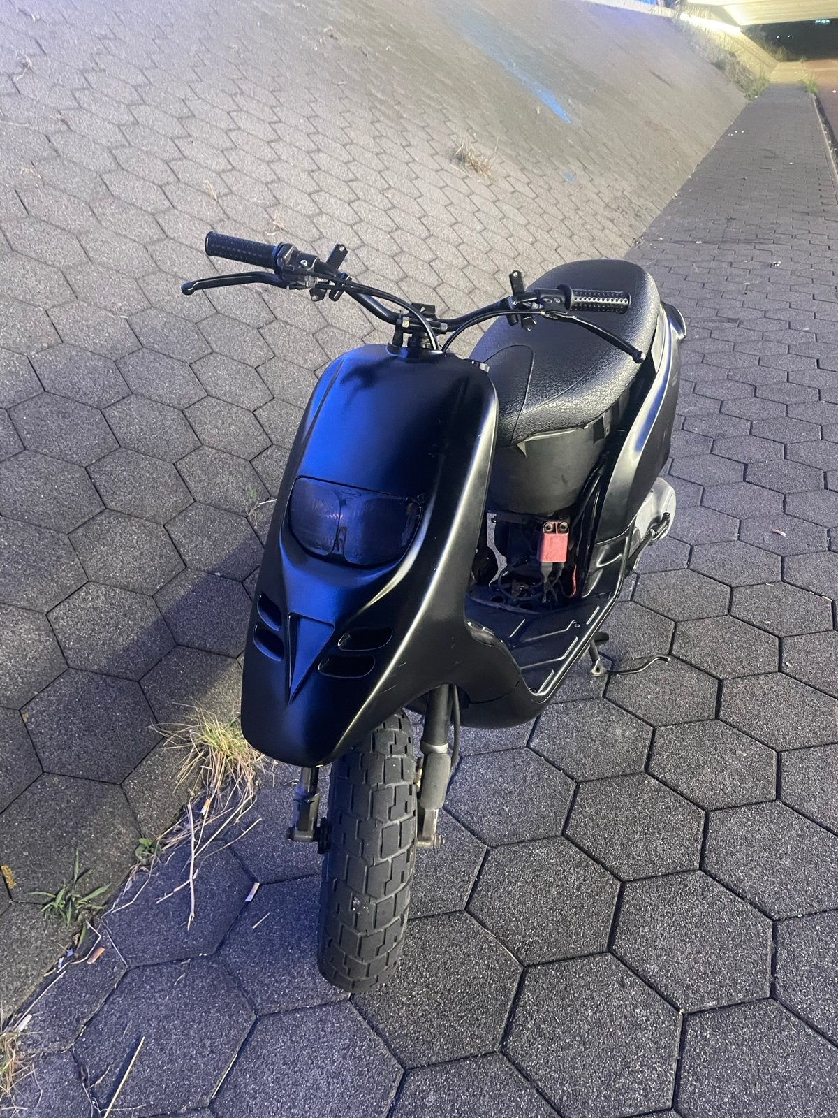 Piaggio typhoon 70cc met woken kappen die niet goed passen, Fietsen en Brommers, Ophalen of Verzenden, Gebruikt, Benzine