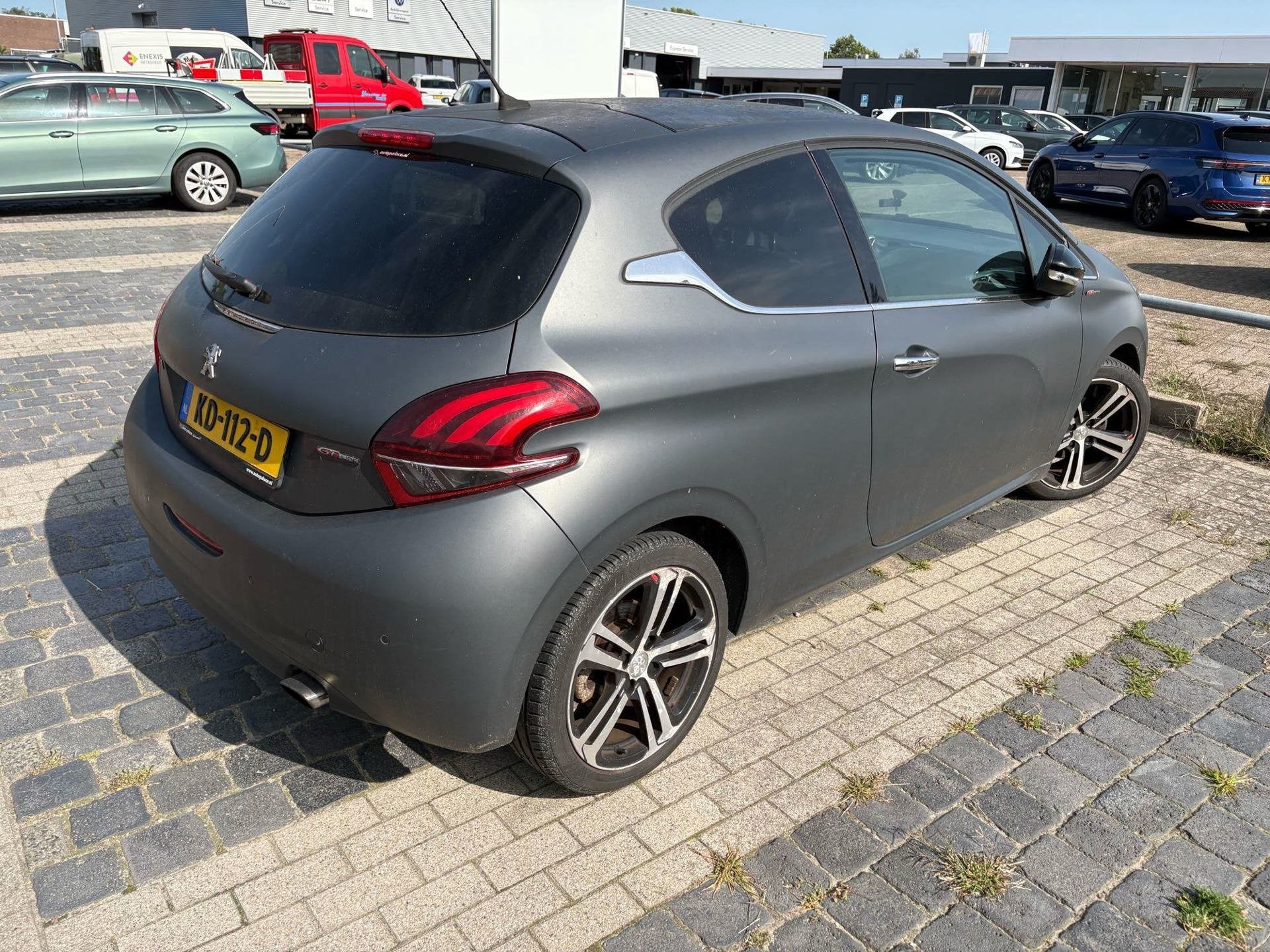 Peugeot 208 1.2i 110pk GT-line Clima Cruise Navi Panorama Hi, Euro 6, 1199 cc, Leder en Stof, 23 km/l