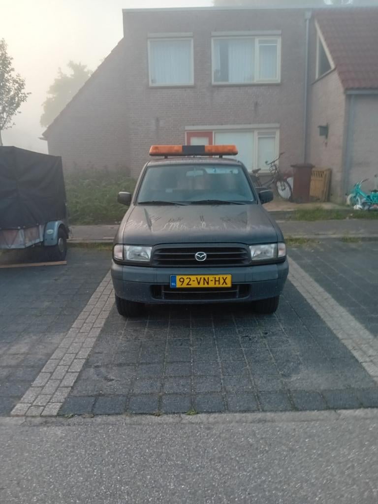 Mazda b2500 voor xport of om opteknapen, Ophalen