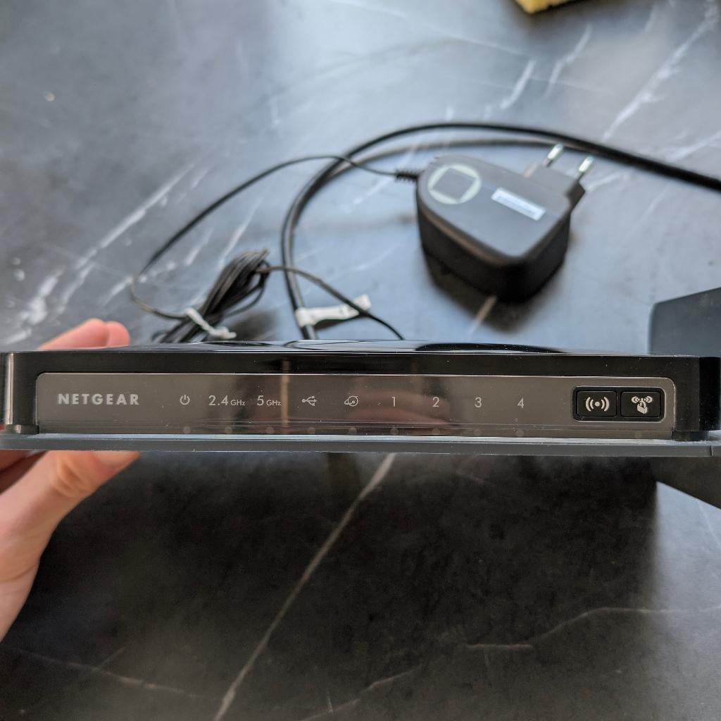 Netgear router N600 – werkt goed – met adapter, Ophalen of Verzenden, Zo goed als nieuw, Router, Netgear