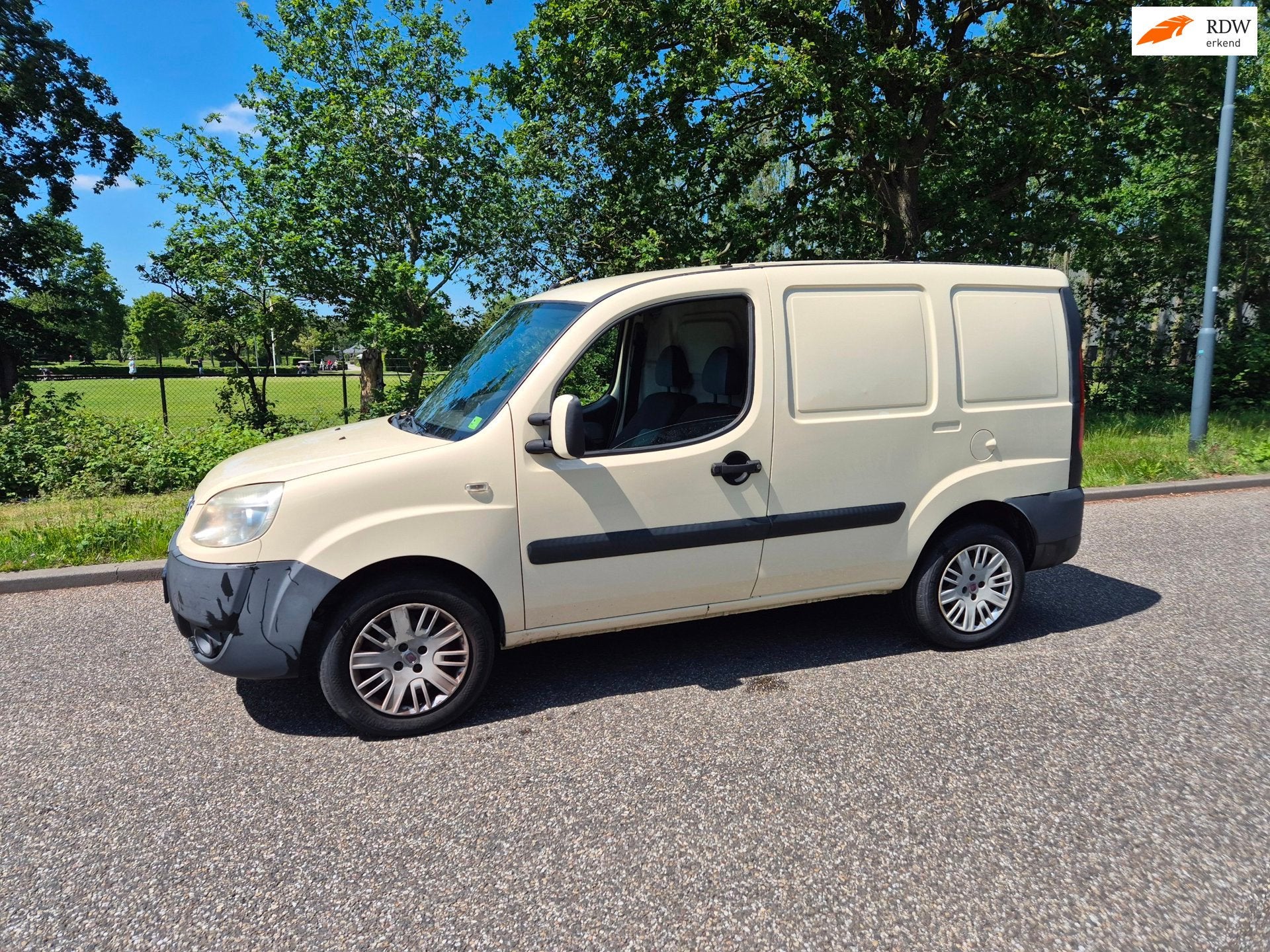 Fiat Doblò 1.4 Basis 2007 BENZINE NETTE STAAT SCHUIFDEUR, Voorwielaandrijving, Gebruikt, 4 cilinders, Handgeschakeld