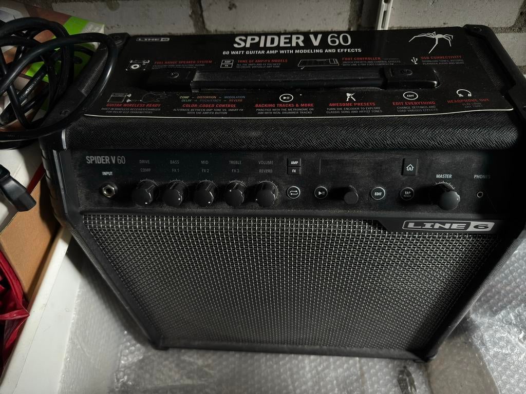 Line6 Spider V60 gitaarversterker, Ophalen, Zo goed als nieuw, 50 tot 100 watt