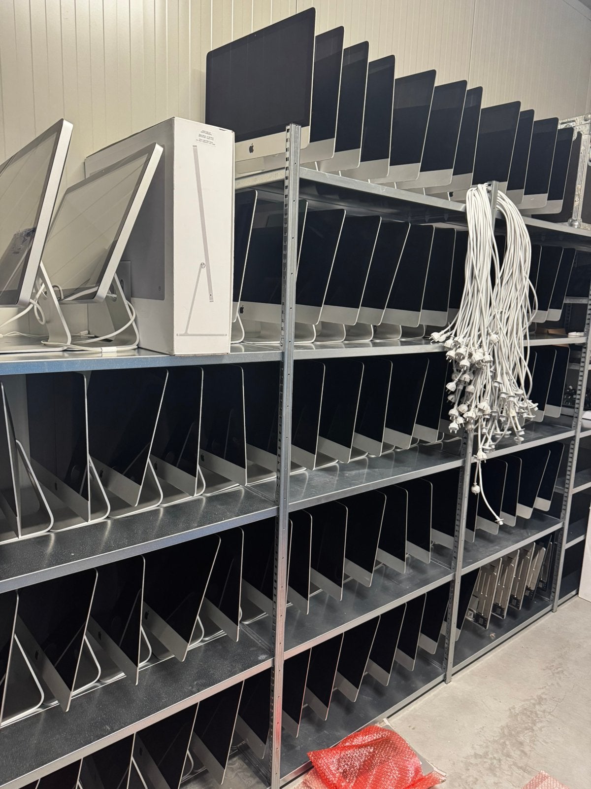 80x iMac 21.5” 2k/4k 2019 tot 2012 partij / A-Grade, Computers en Software, Ophalen, Apple, SSD, IMac