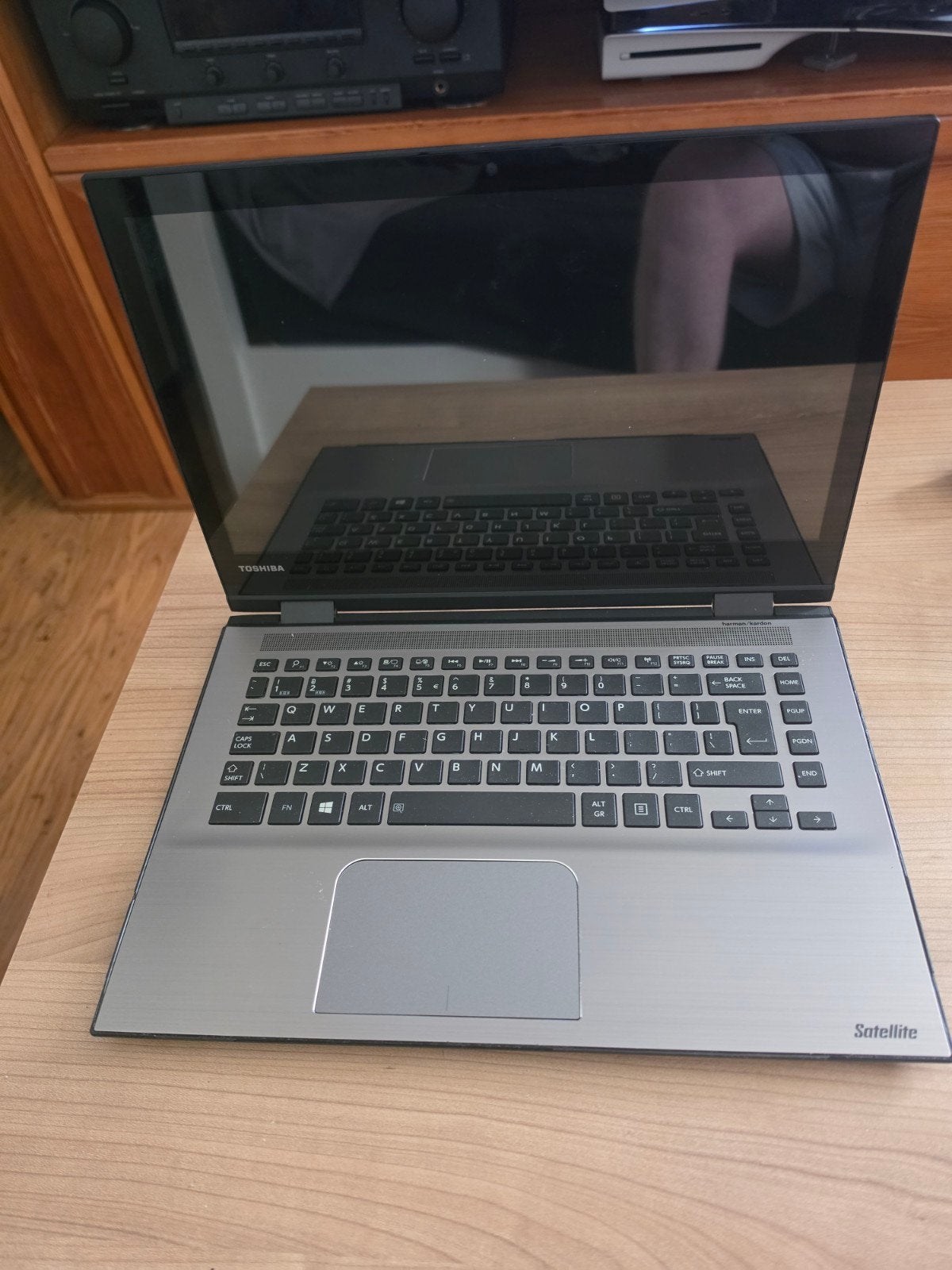 snelle toshiba laptop / tablet met defect, Computers en Software, Windows Laptops, 2 tot 3 Ghz, Ophalen of Verzenden, SSD, 14 inch