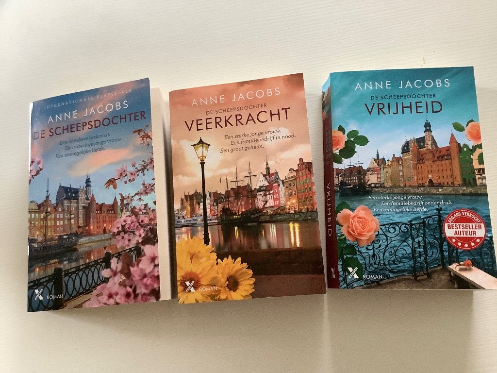 Trilogie DE SCHEEPSDOCHTER door Anne Jacobs, Ophalen of Verzenden, Zo goed als nieuw, Anne Jacobs, Nederland