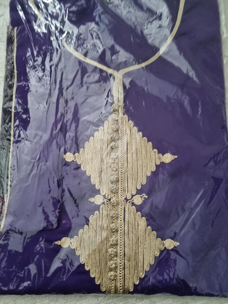 Paarse Marokkaanse Kaftan met Gouden Borduurwerk, Paars, Maat 46/48 (XL) of groter, Nieuw, Ophalen of Verzenden