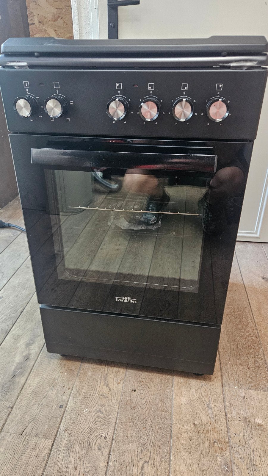 Nieuwe Everglades EVCK5110 Elektrisch Fornuis (Defecte oven), Ophalen, 4 kookzones, Vrijstaand, 85 tot 90 cm